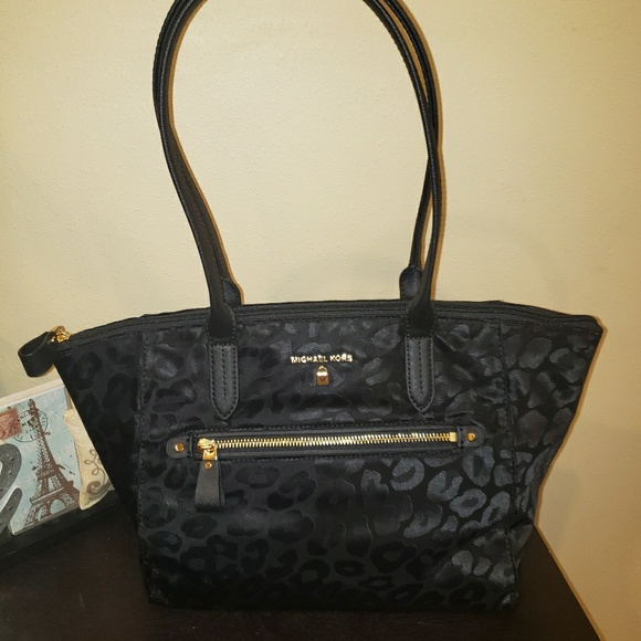 kelsey medium leopard nylon tote